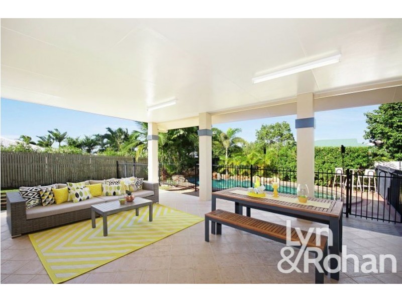 2 Hilton Way, Mount Louisa QLD 4814