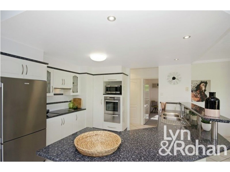 2 Hilton Way, Mount Louisa QLD 4814