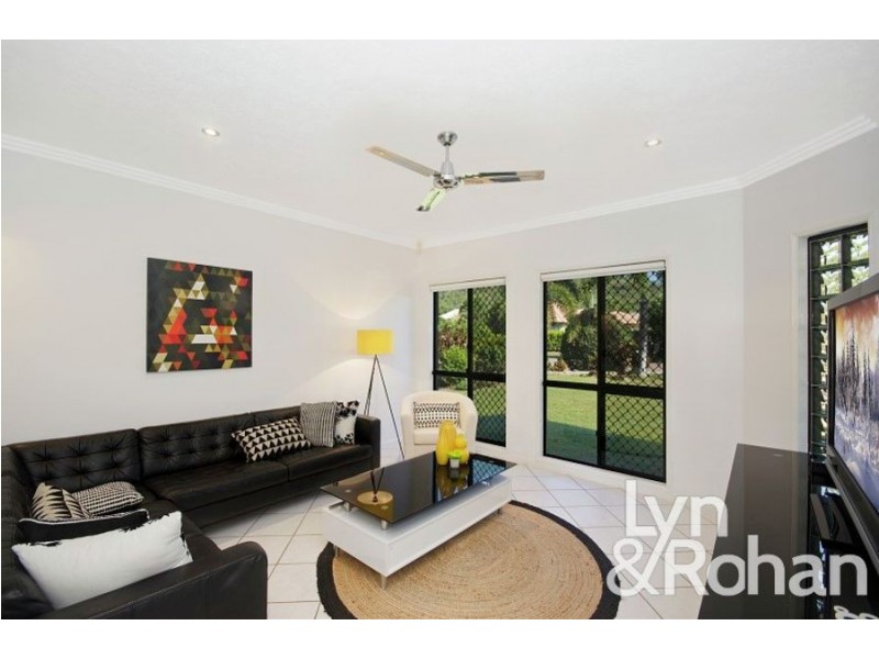 2 Hilton Way, Mount Louisa QLD 4814