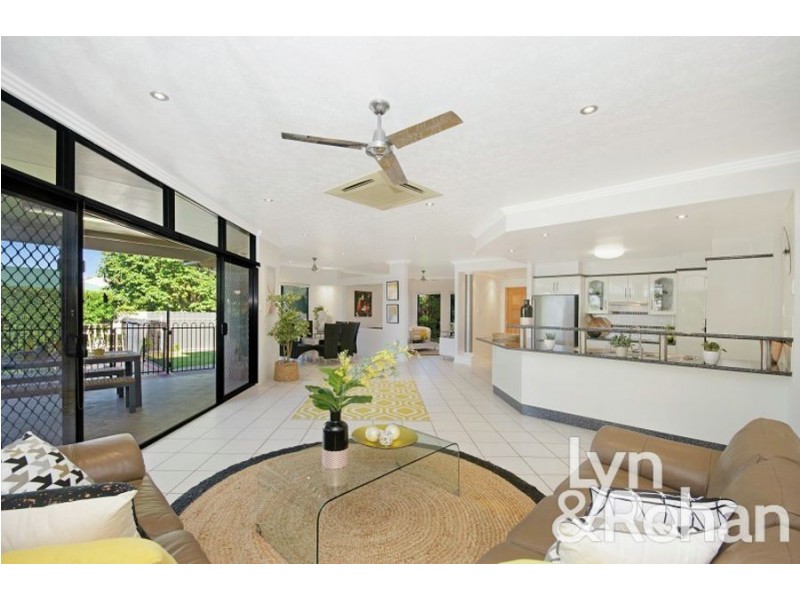 2 Hilton Way, Mount Louisa QLD 4814