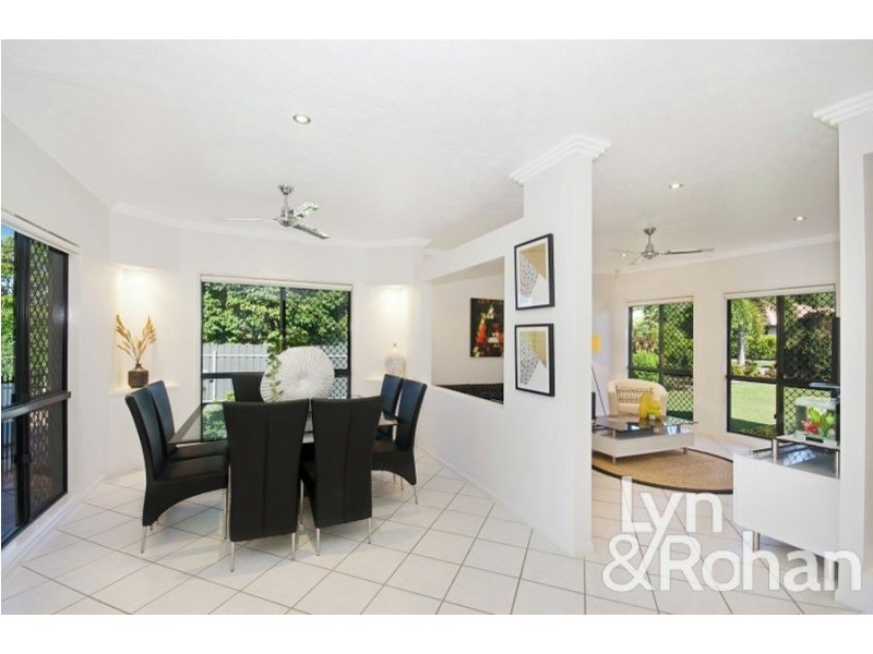 2 Hilton Way, Mount Louisa QLD 4814