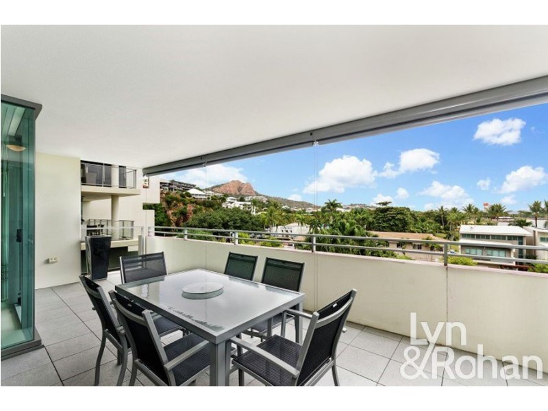 2409/6 Mariners Drive, Townsville City QLD 4810