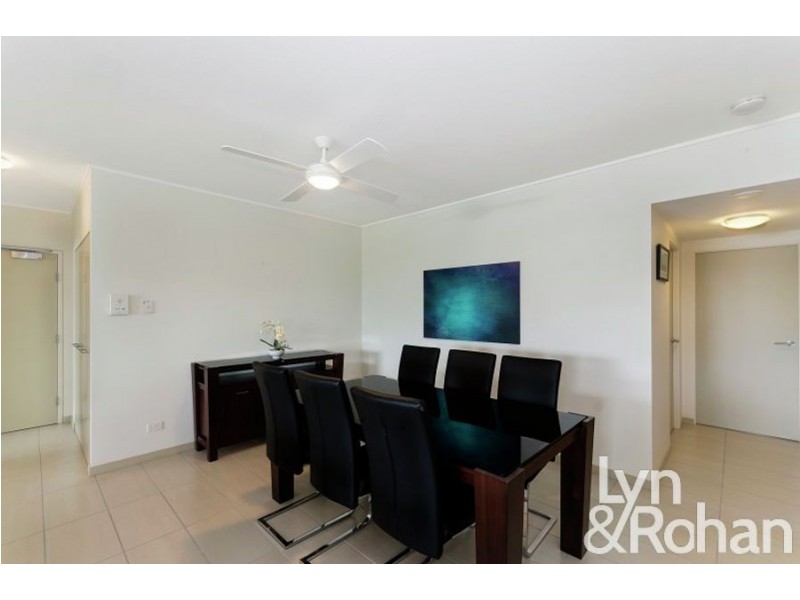 2409/6 Mariners Drive, Townsville City QLD 4810