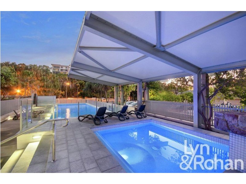 2409/6 Mariners Drive, Townsville City QLD 4810