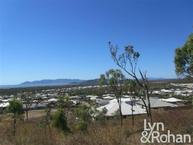 3 Bray Ct, Bushland Beach QLD 4818