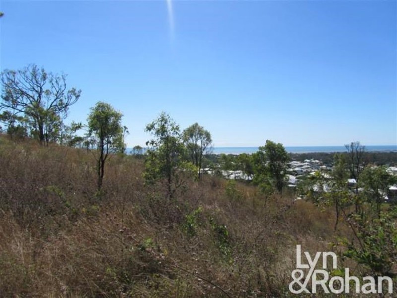 3 Bray Ct, Bushland Beach QLD 4818