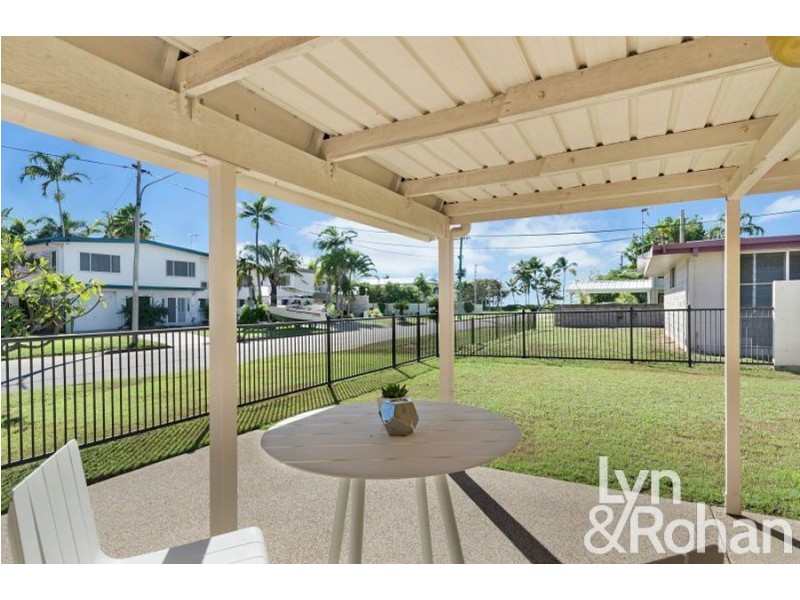 8 Sallows Street, Pallarenda QLD 4810