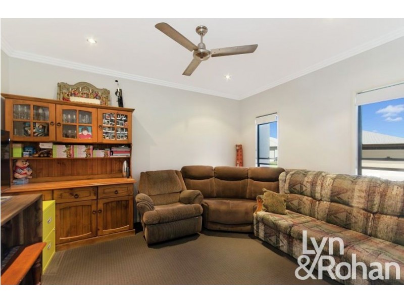 6 Batiki Circuit, Burdell QLD 4818