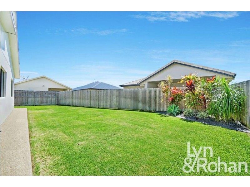 6 Batiki Circuit, Burdell QLD 4818