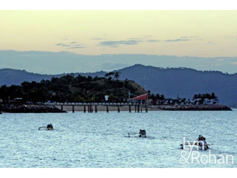 4/8 McKinley Street, North Ward QLD 4810