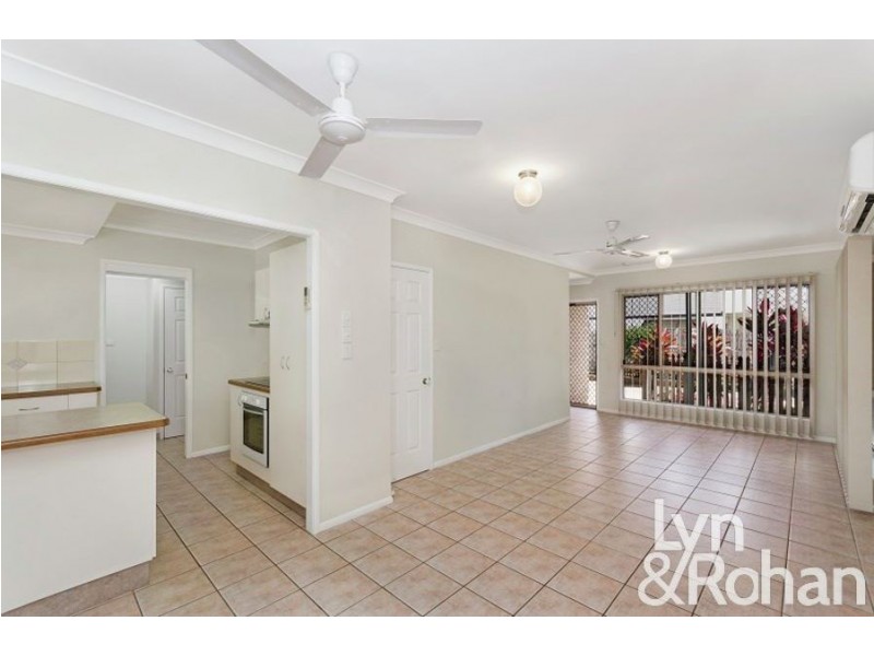 2/44 Grosvenor Street, Pimlico QLD 4812