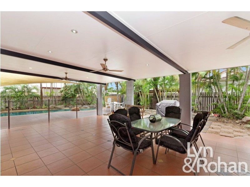 110 Whitsunday Dr, Kirwan QLD 4817