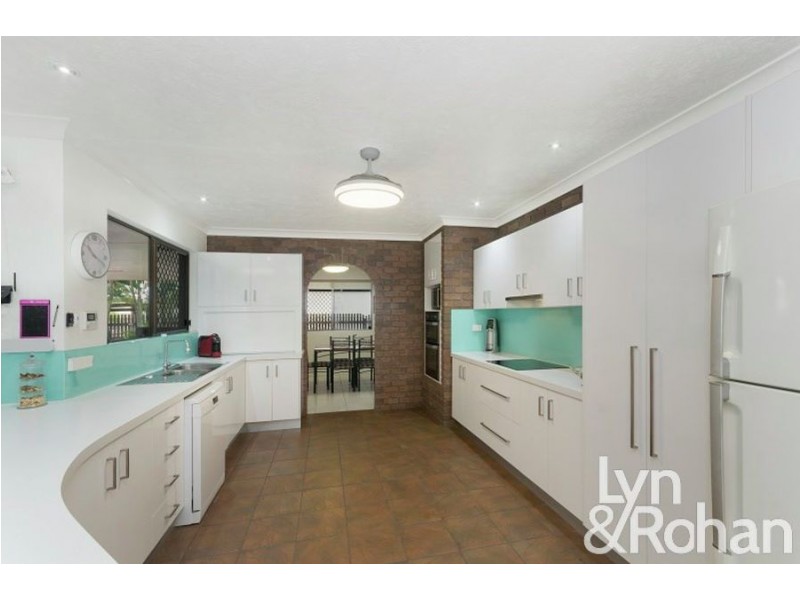 110 Whitsunday Dr, Kirwan QLD 4817