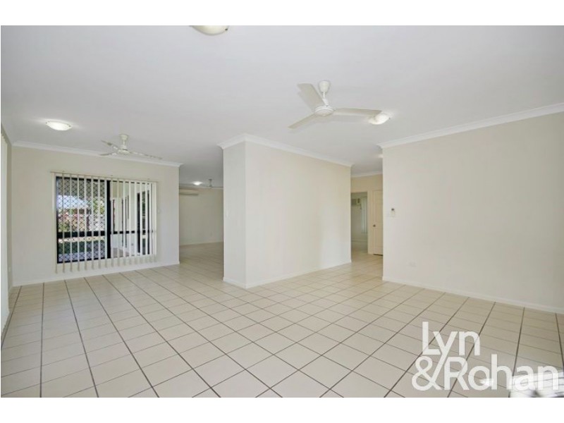 8 Constable Court, Kirwan QLD 4817