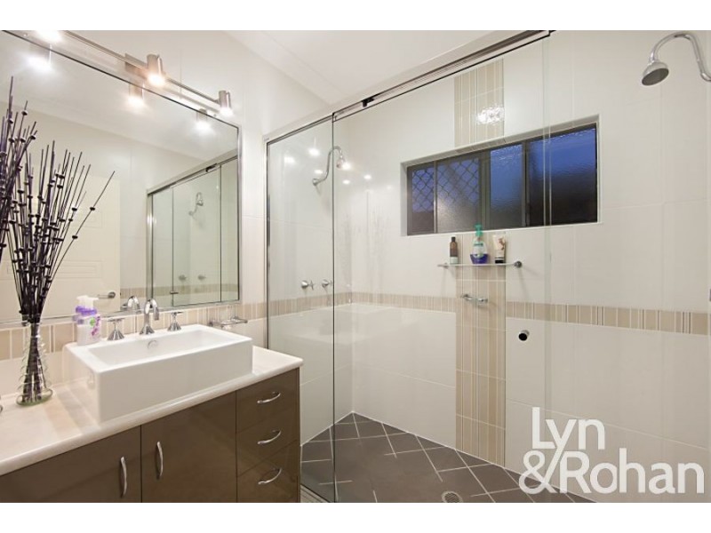 37 Keeper Court, Mount Louisa QLD 4814