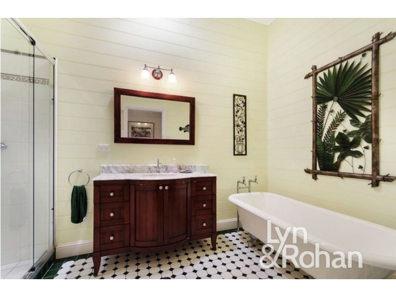 4 Claude Street, West End QLD 4810