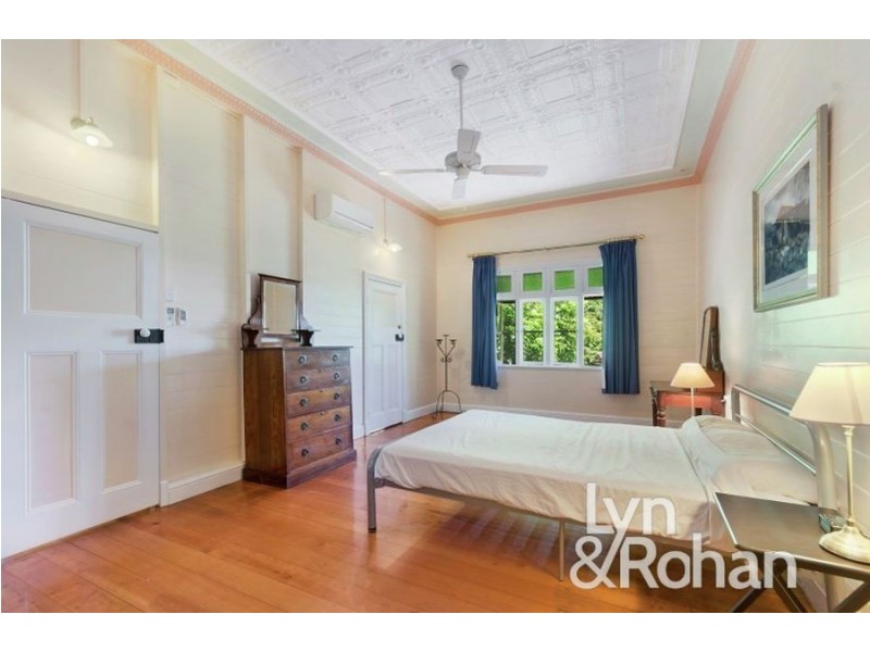 4 Claude Street, West End QLD 4810