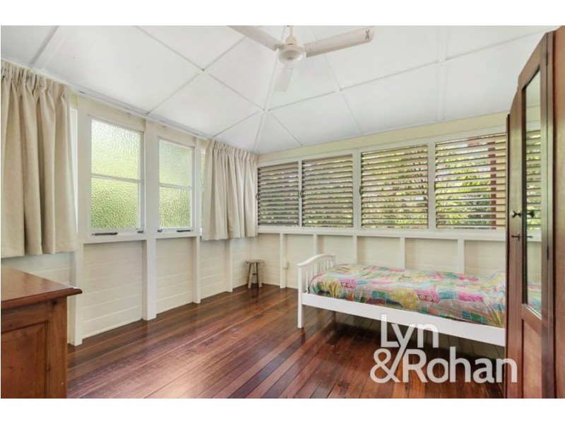 4 Claude Street, West End QLD 4810