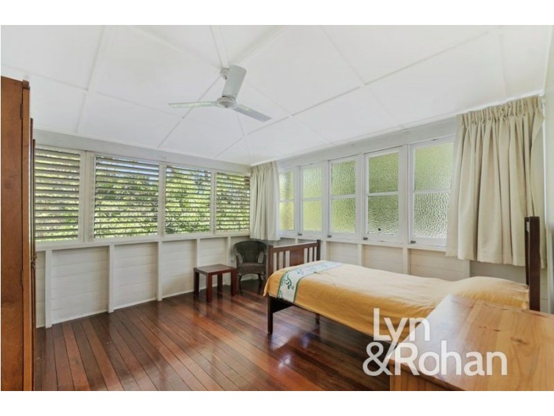 4 Claude Street, West End QLD 4810