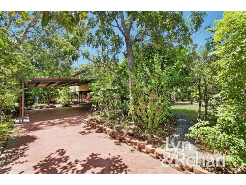 4 Claude Street, West End QLD 4810