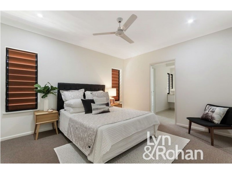 9 Phantom Place, Mount Louisa QLD 4814