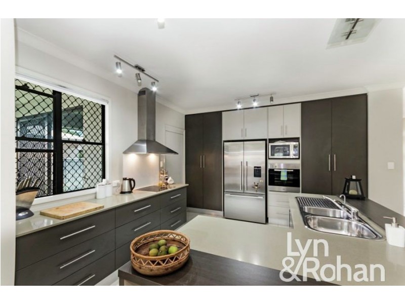 3 Arafura Close, Burdell QLD 4818