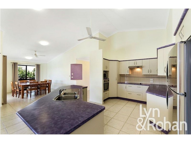 19 Palomar Court, Mount Louisa QLD 4814