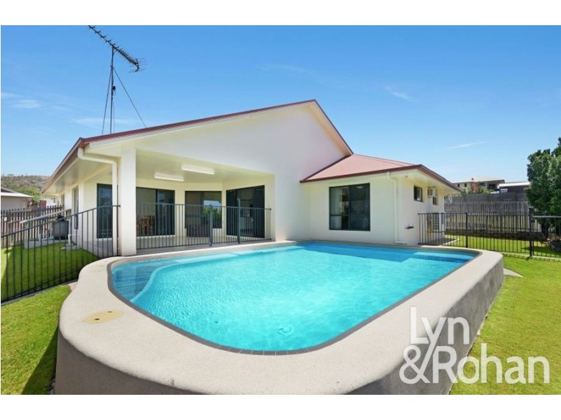 19 Palomar Court, Mount Louisa QLD 4814