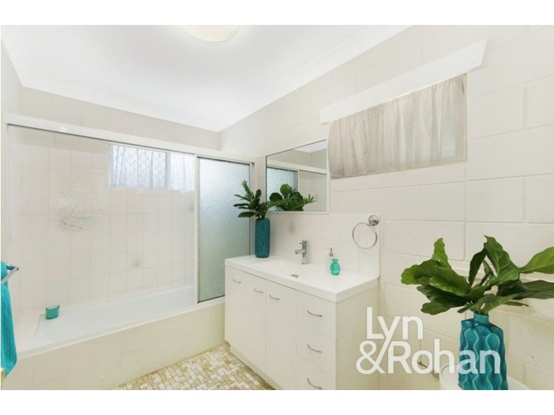 17 Shelton Street, Kirwan QLD 4817