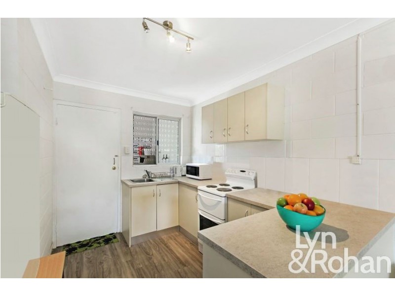 8 Hart Street, Kirwan QLD 4817