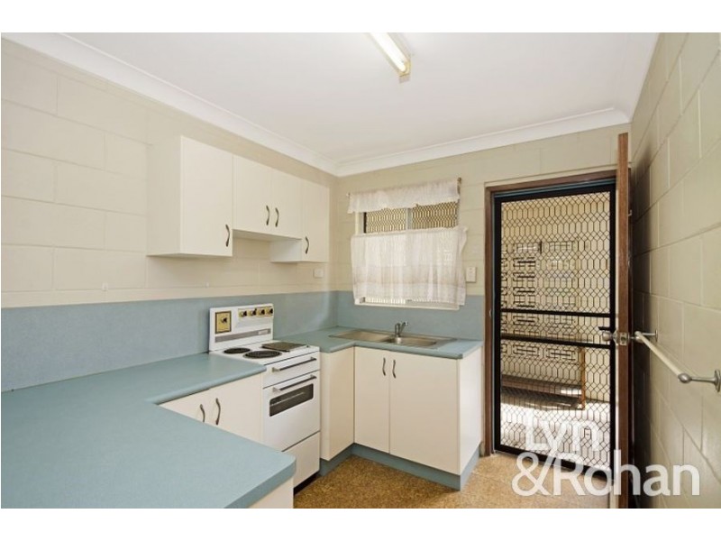 8 Hart Street, Kirwan QLD 4817