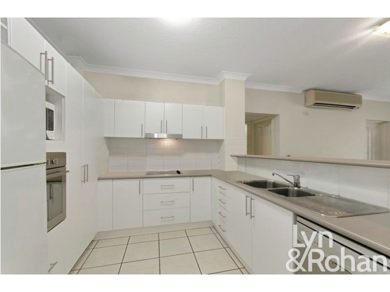 1/42 Warburton Street, North Ward QLD 4810