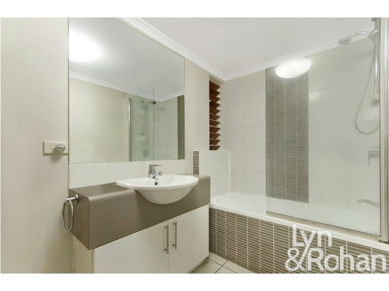 1/42 Warburton Street, North Ward QLD 4810