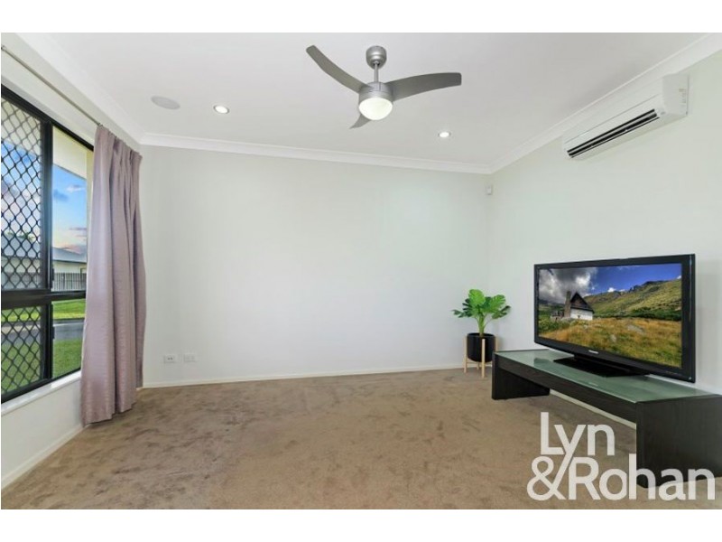 25 Stoneville Circuit, Mount Louisa QLD 4814