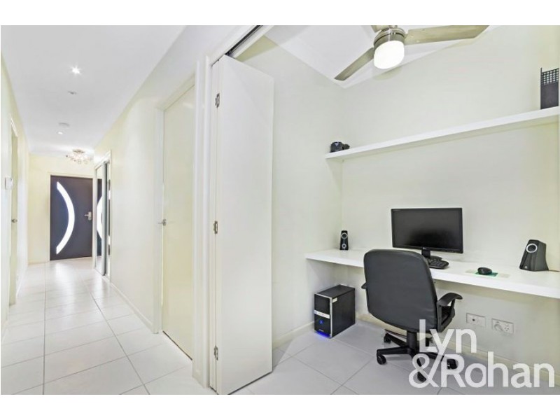 25 Stoneville Circuit, Mount Louisa QLD 4814