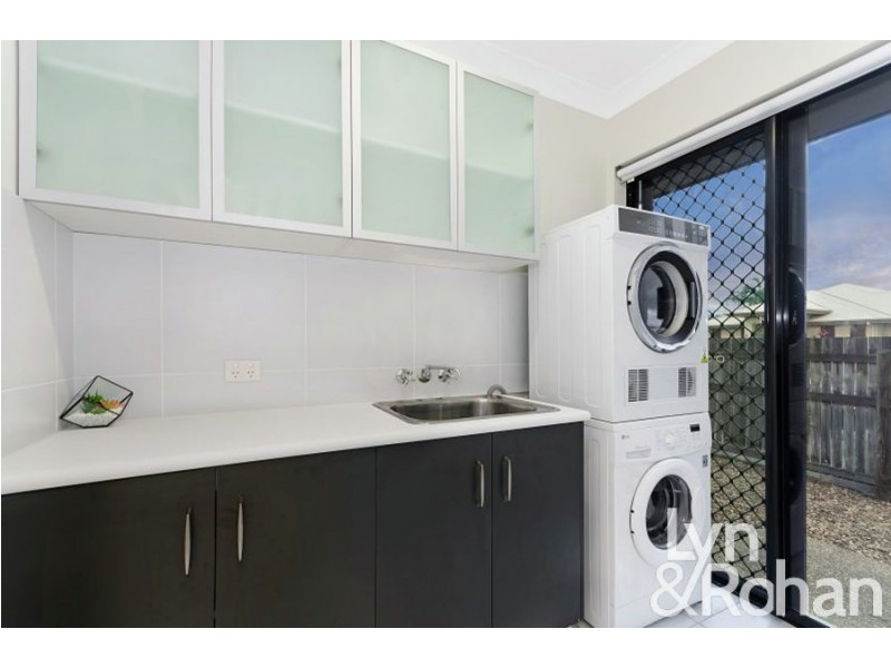 25 Stoneville Circuit, Mount Louisa QLD 4814