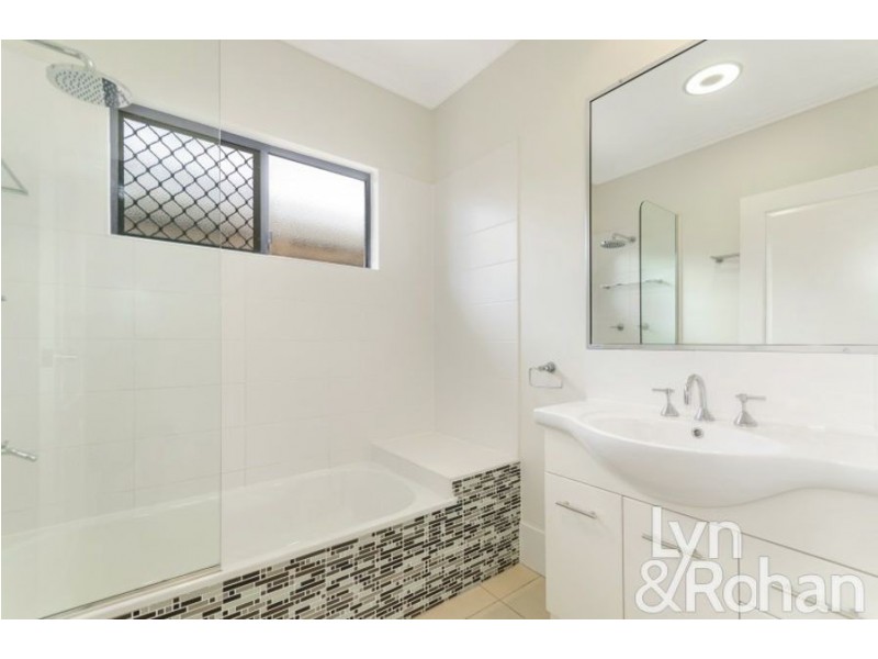 5 Keeper Court, Mount Louisa QLD 4814