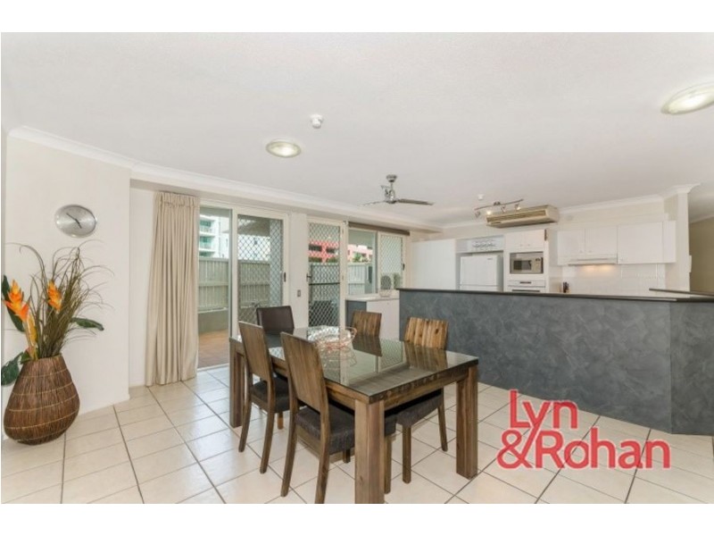 7/7 Mariners Drive, Townsville City QLD 4810