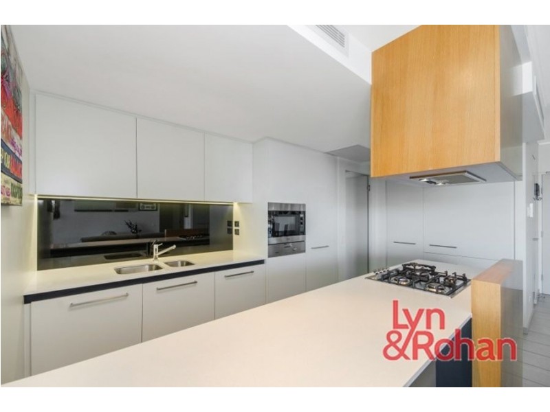 2305/6 Mariners Drive, Townsville City QLD 4810