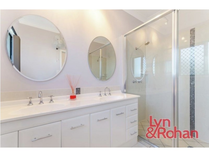 16 Makena Circuit, Burdell QLD 4818