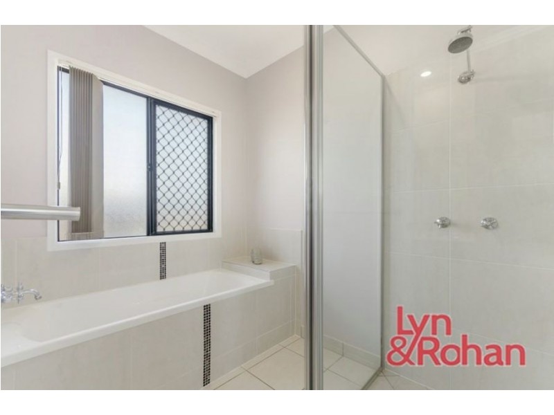 16 Makena Circuit, Burdell QLD 4818