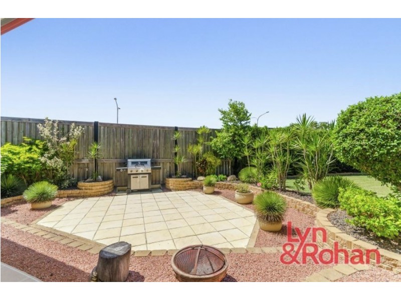 16 Makena Circuit, Burdell QLD 4818