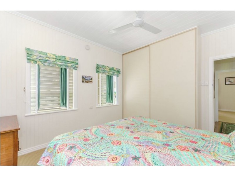 8 Soule Street, Hermit Park QLD 4812