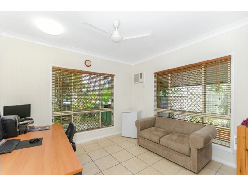 8 Soule Street, Hermit Park QLD 4812