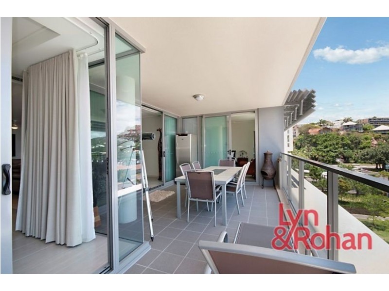 2504/6 Mariners Drive, Townsville City QLD 4810