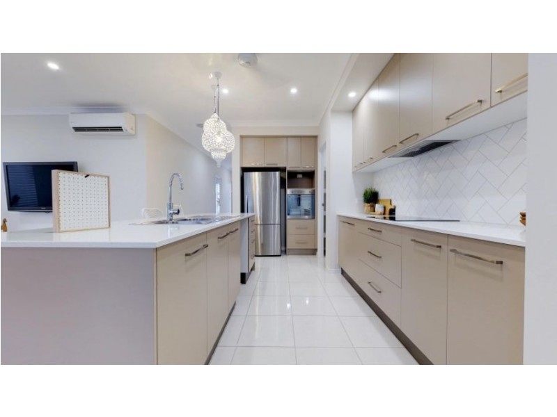 125 Sunhaven Boulevard, Burdell QLD 4818