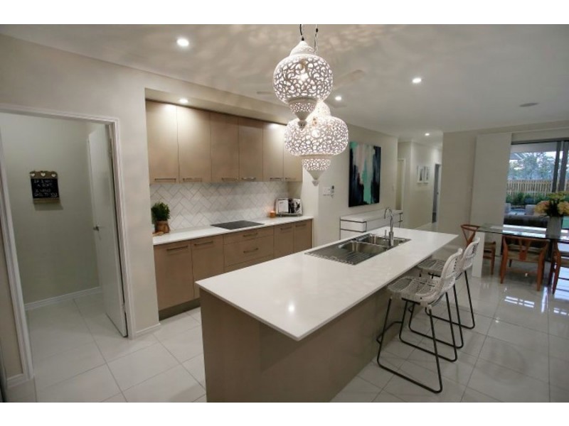 125 Sunhaven Boulevard, Burdell QLD 4818