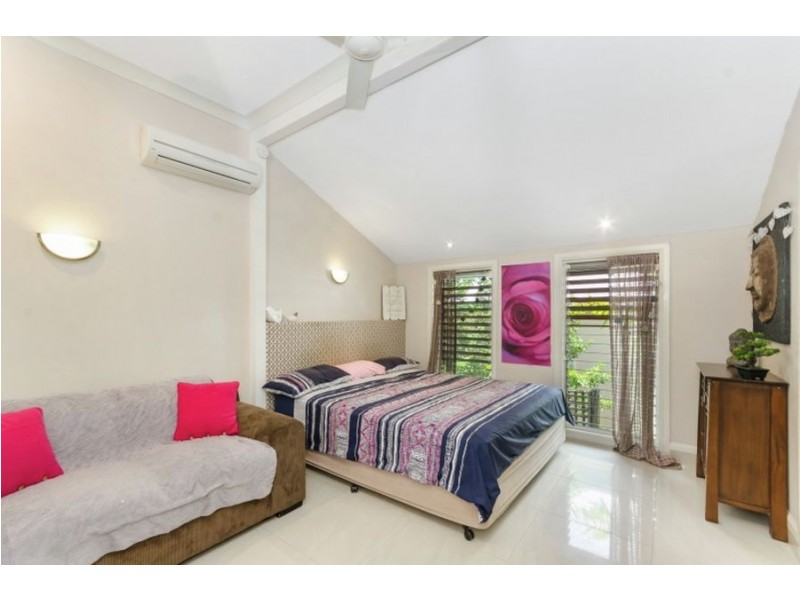 13 Leigh Street, West End QLD 4810