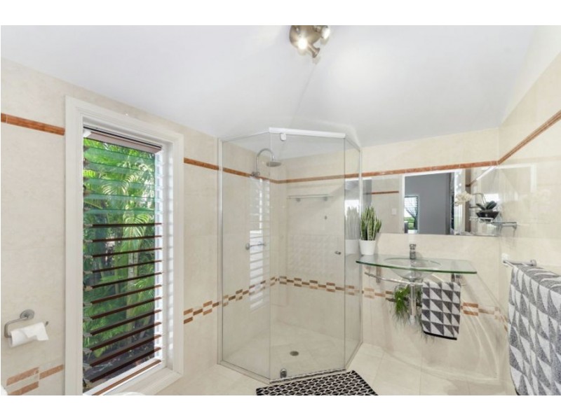 13 Leigh Street, West End QLD 4810