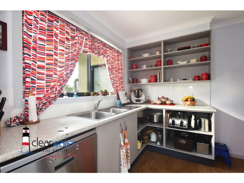 8 Swan Ridge Place, Moruya NSW 2537